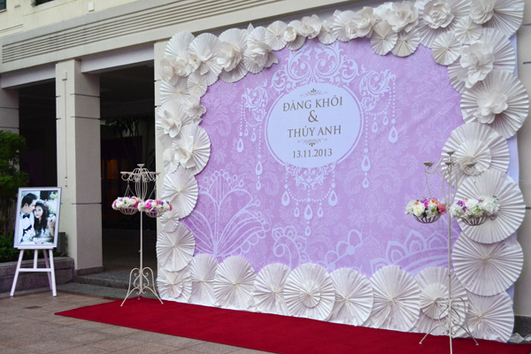 backdrop tiệc cưới