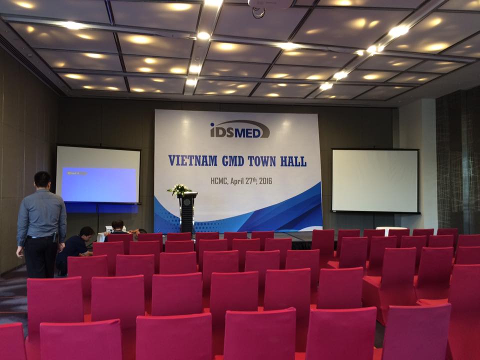 bao-gia-thi-cong-backdrop